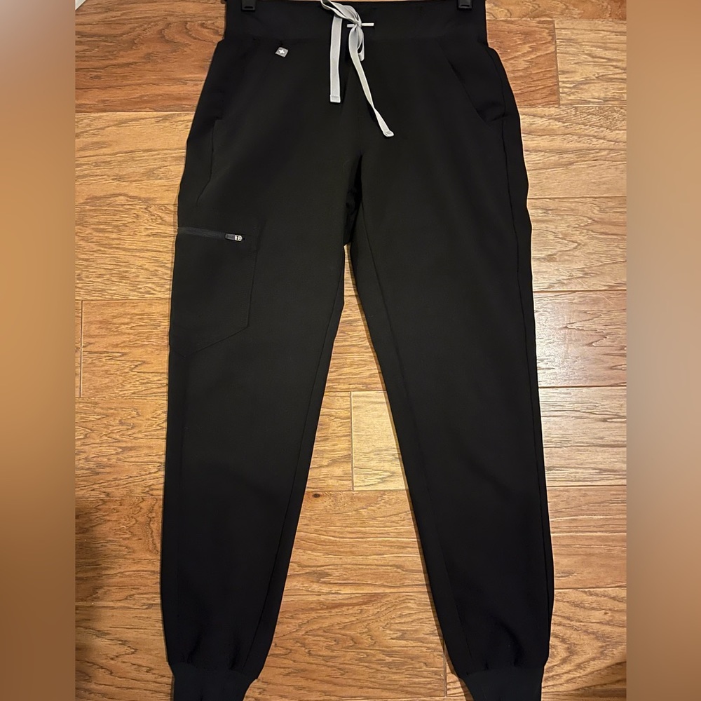 Figs Zamora joggers scrub pants Size XS Color Black